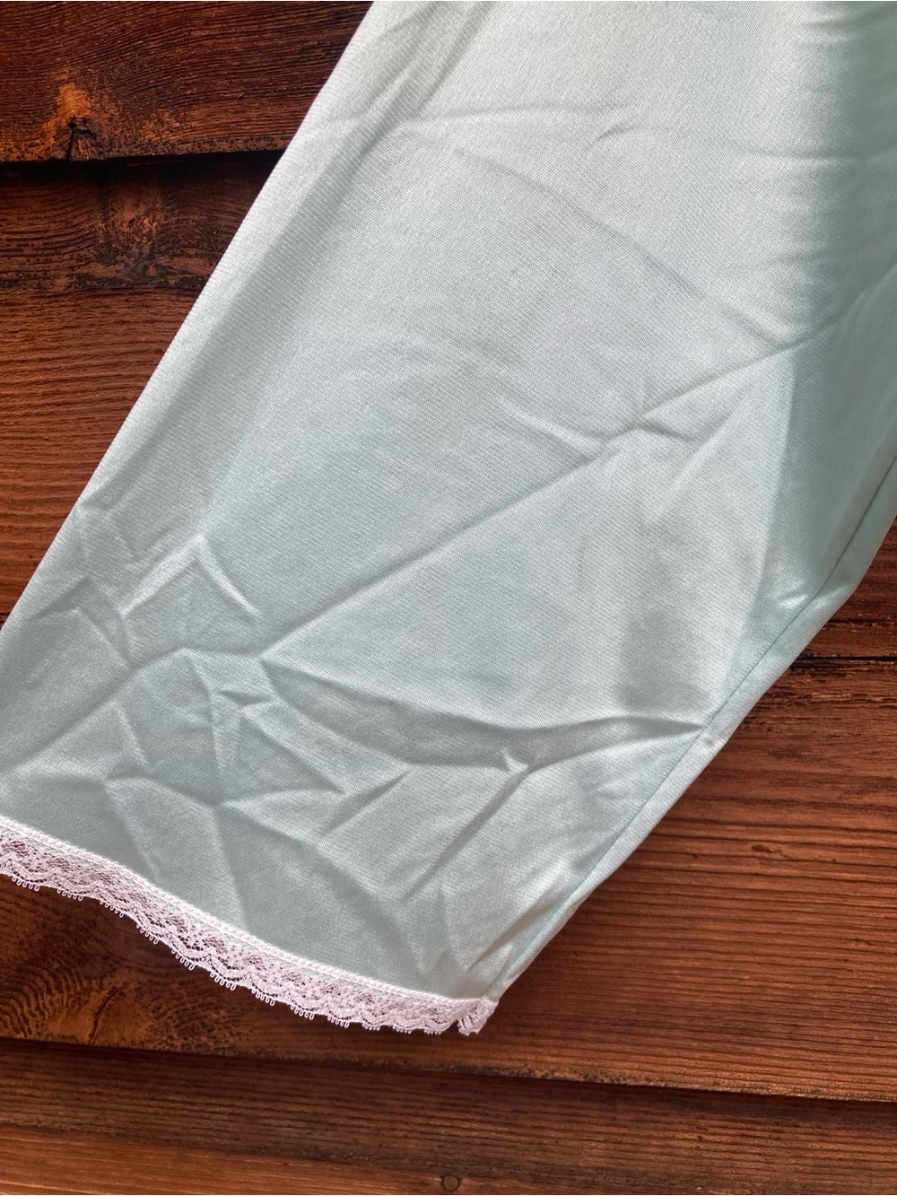 Vintage Vanity Robe - Picture 5 of 7